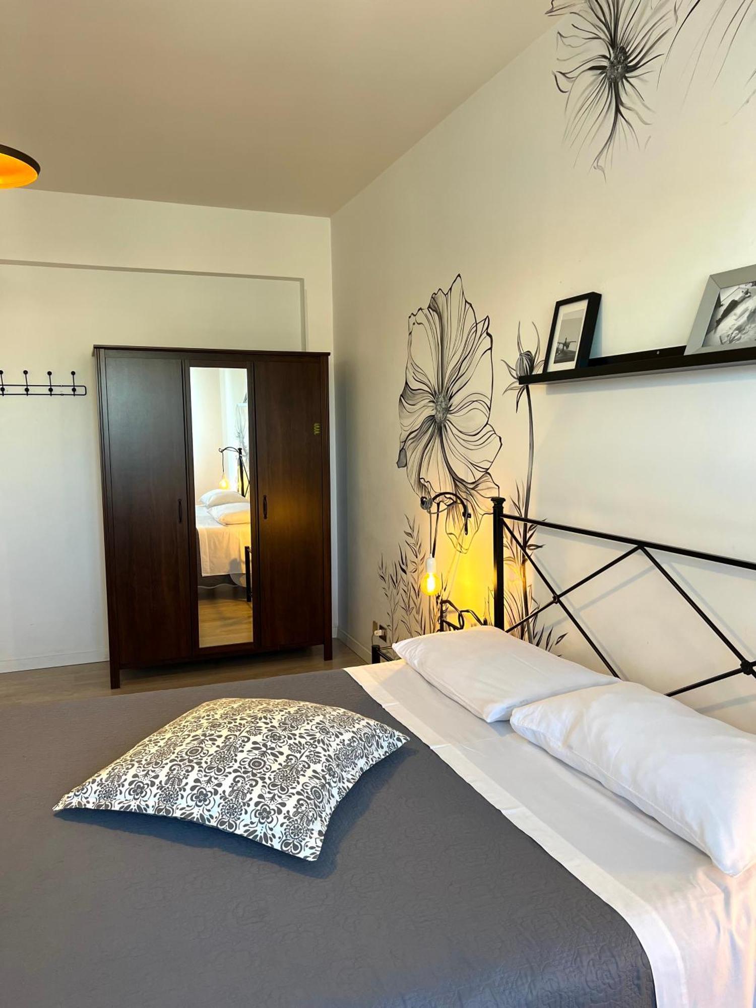 Eufonia Vinyl Friendly Apartment Rome Bagian luar foto
